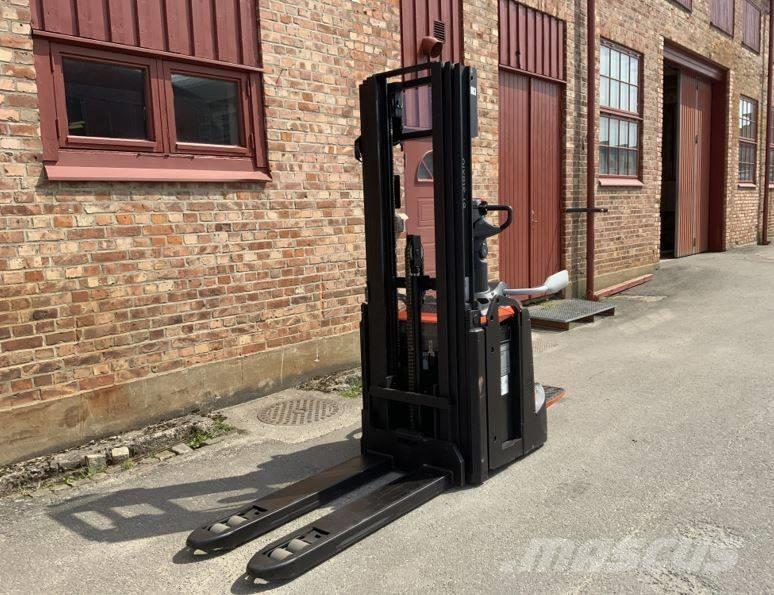 BT SPE 120 L Montacargas manual