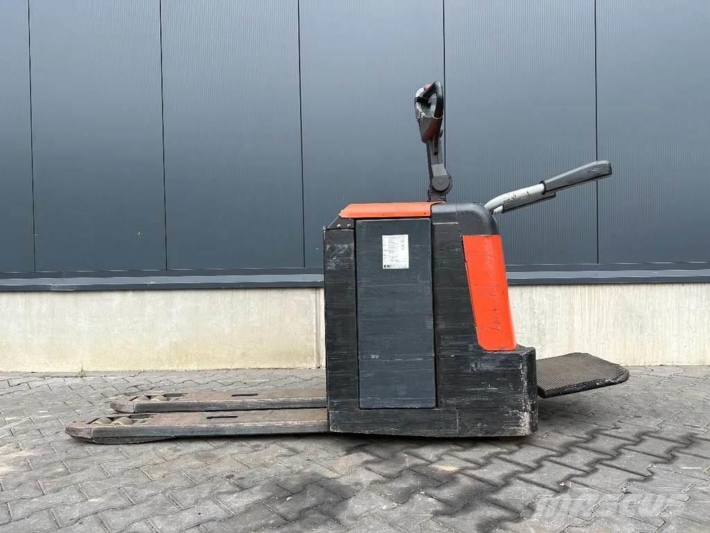 BT LPE240/M Montacargas manual