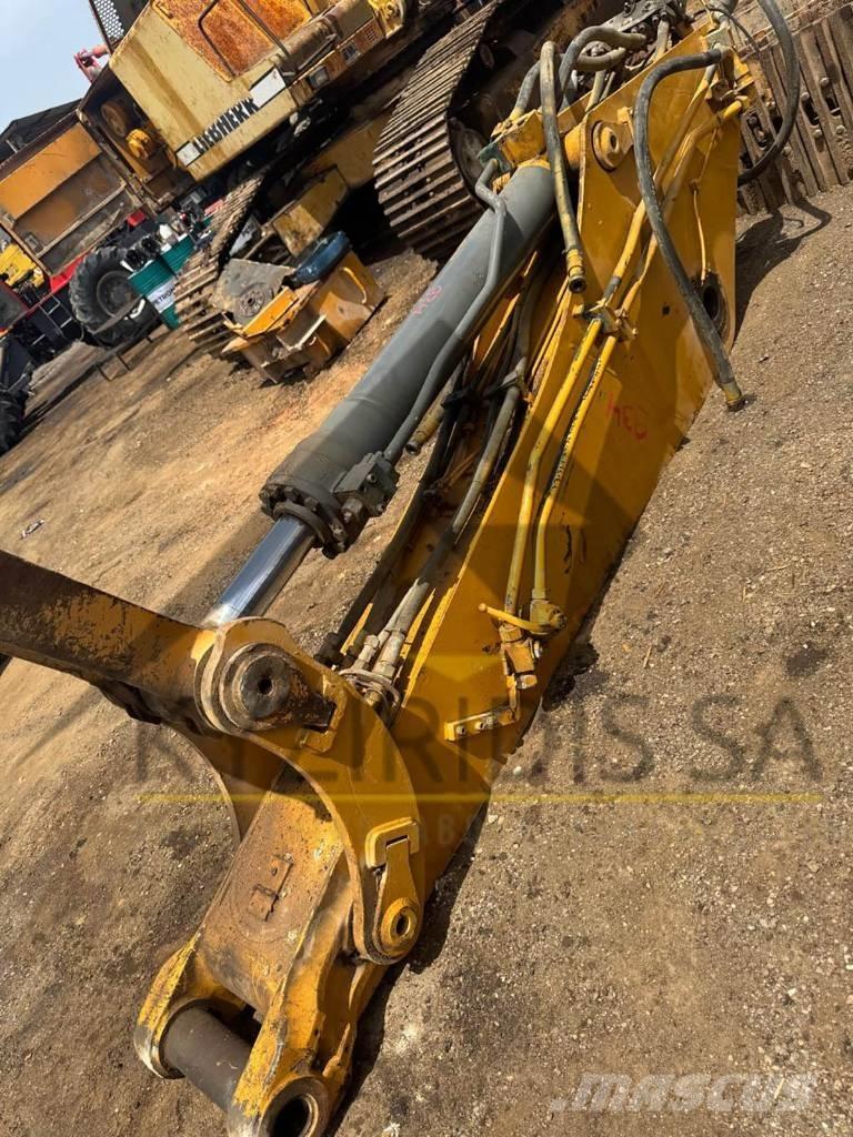 Liebherr R 934 Plataformas y cucharones