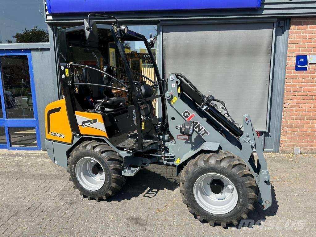 GiANT G 2500 HD Cargadoras multifunción