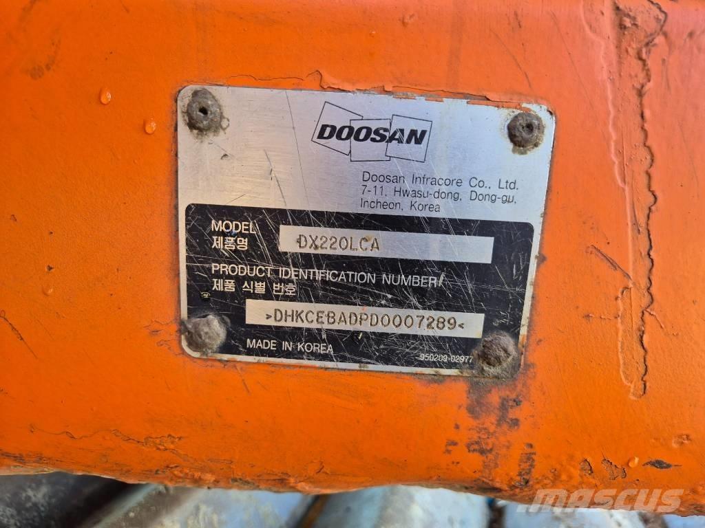 Doosan DX 220 LCA Excavadoras sobre orugas