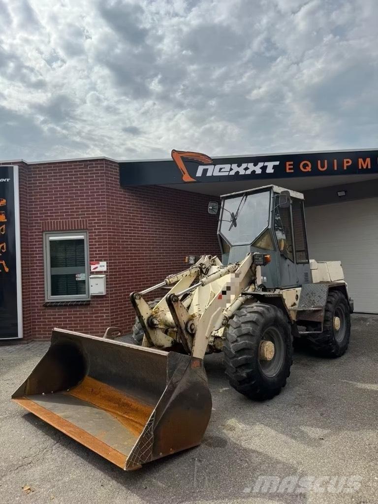 Atlas AR 72 Cargadoras sobre ruedas