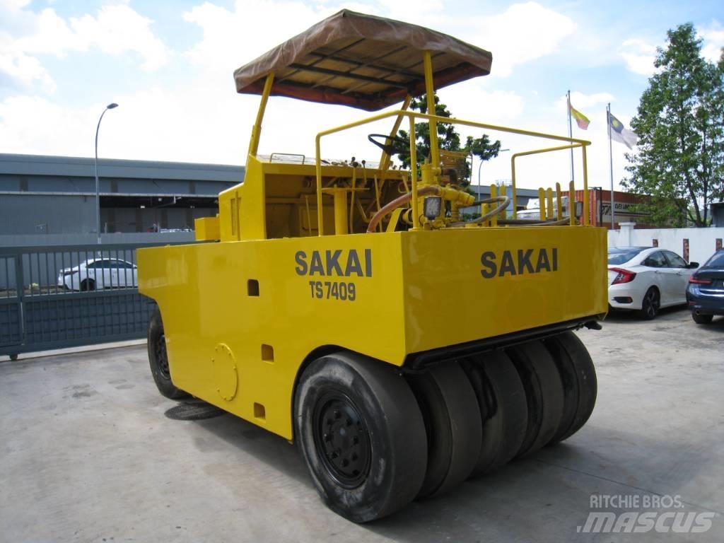 Sakai TS 7409 Rodillos sobre neumáticos