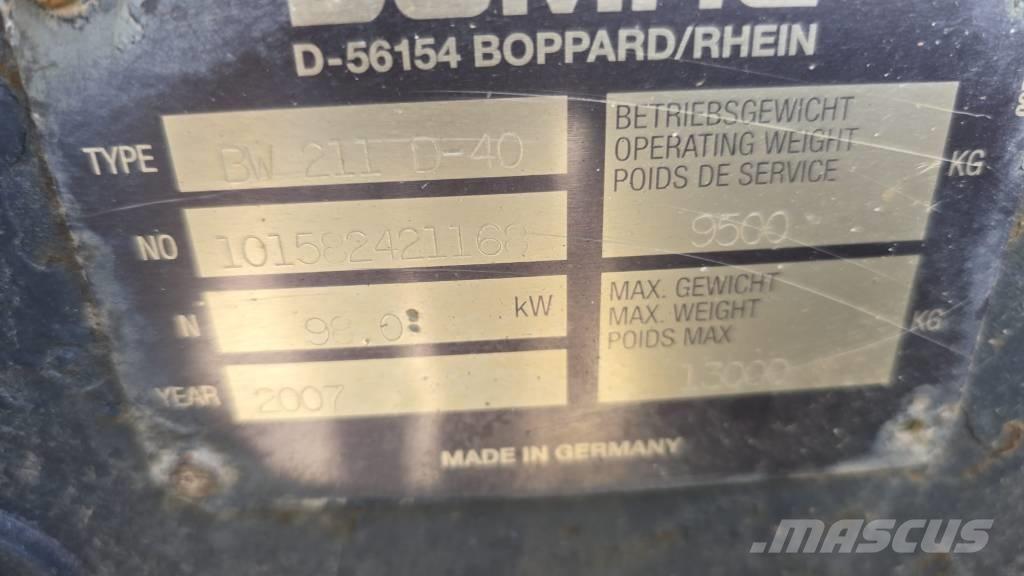 Bomag BW 211 D-40 Rodillos de doble tambor