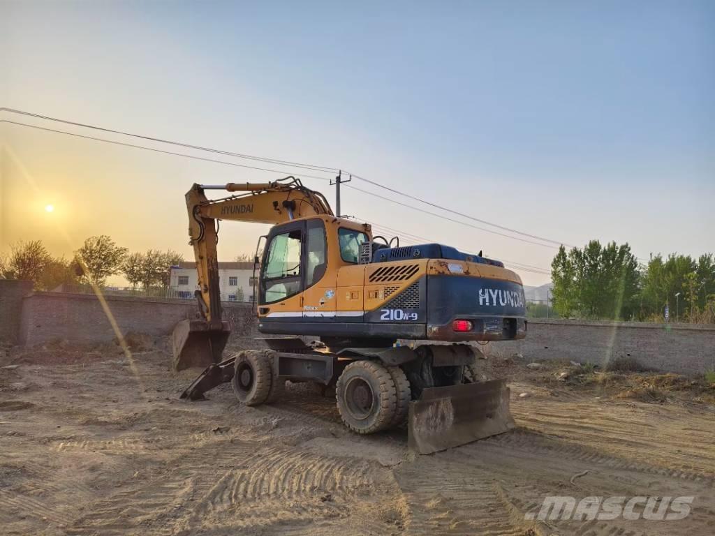 Hyundai R210W-9 Excavadoras de ruedas