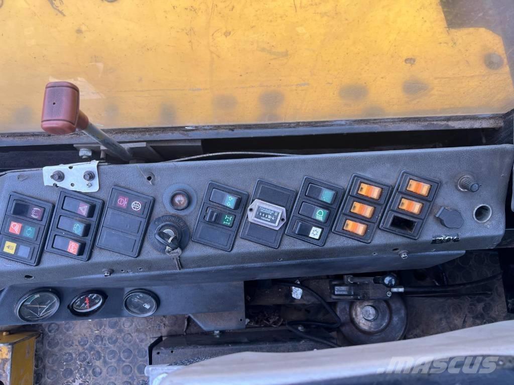 Yanmar C 60 R Camiones de volteo sobre orugas