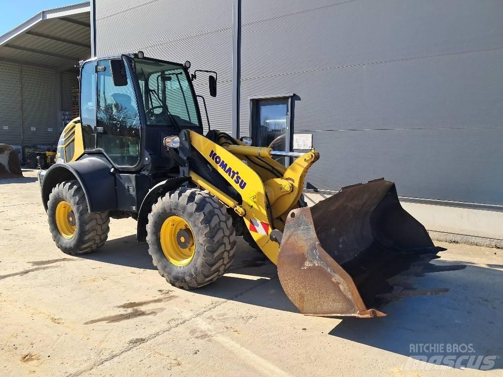 Komatsu WA100M-8 Cargadoras sobre ruedas