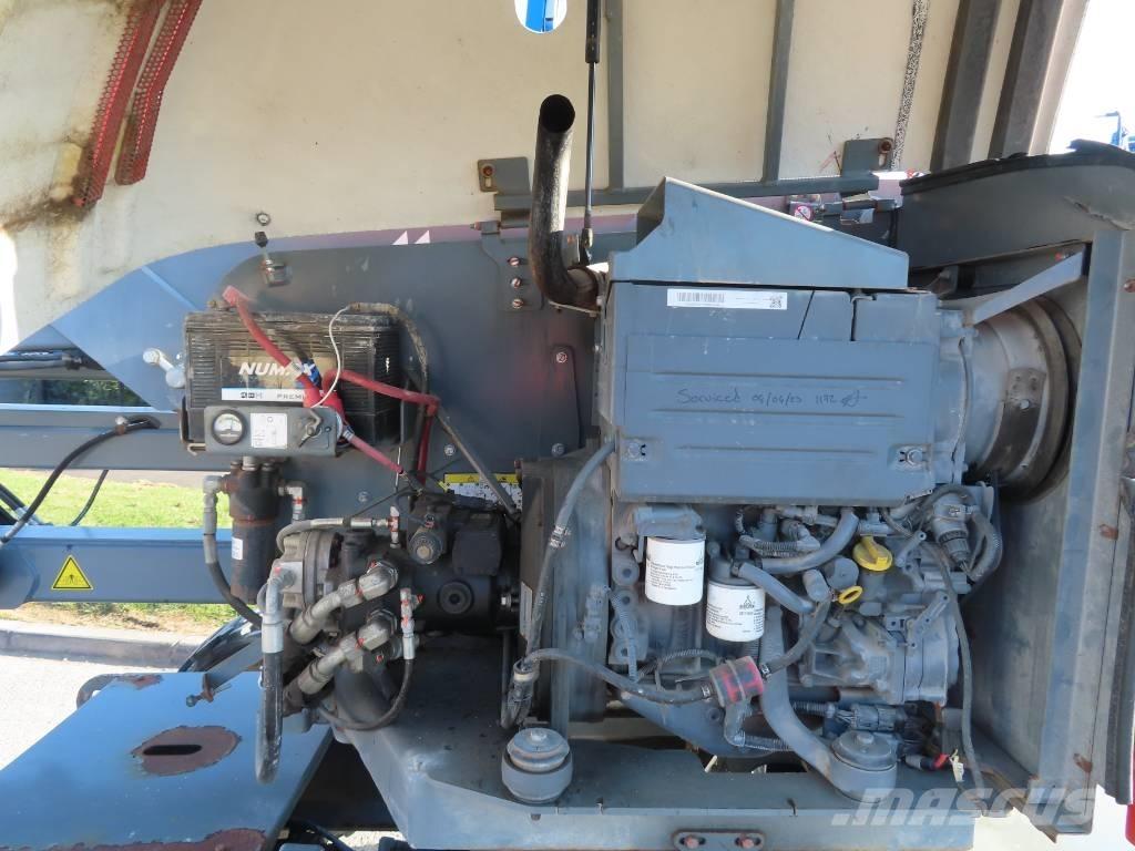 SkyJack SJ 46 AJ Plataformas con brazo de elevación manual