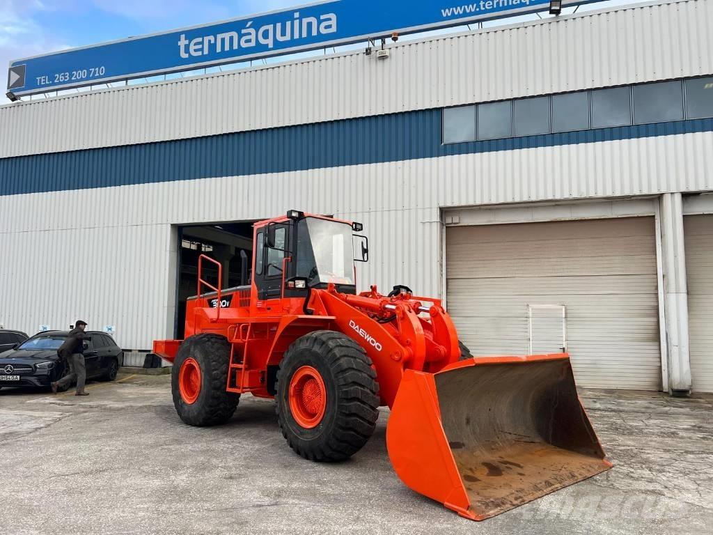 Daewoo Mega 300 III Cargadoras sobre ruedas