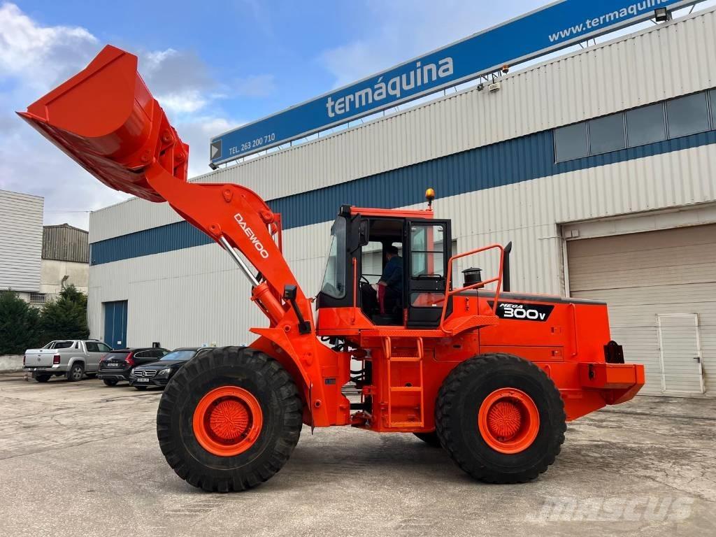 Daewoo Mega 300 III Cargadoras sobre ruedas