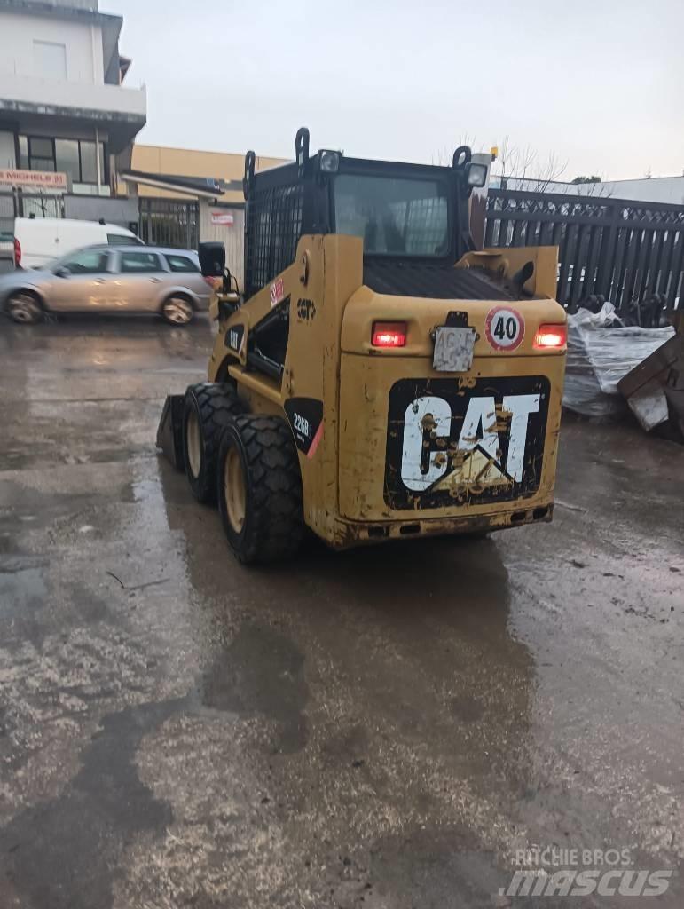 CAT 226 B Miniexcavadoras