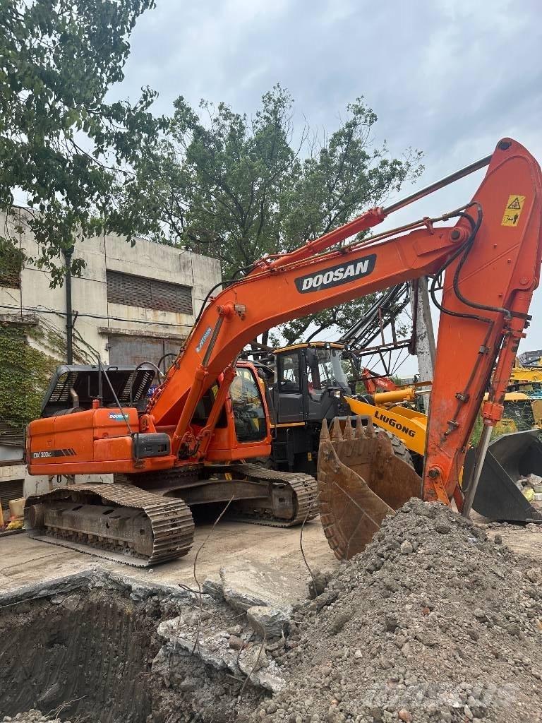 Doosan DX300 Excavadoras sobre orugas