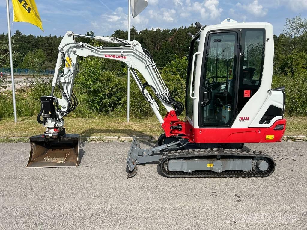 Takeuchi TB 225A V5 Miniexcavadoras