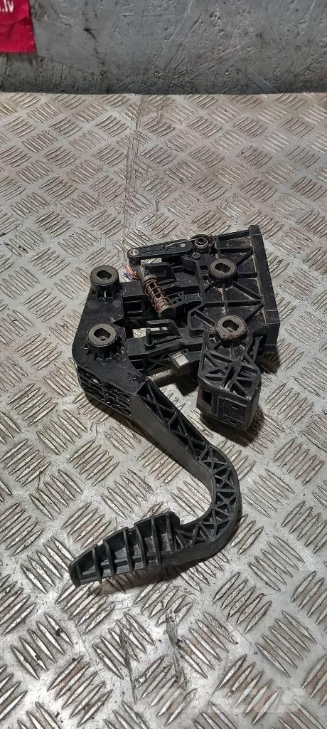 Scania G 400   2007508 Cabinas