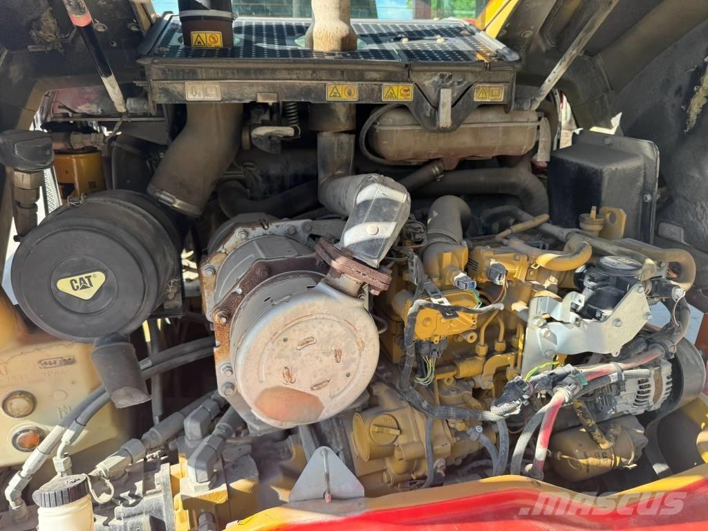 CAT 906M Cargadoras sobre ruedas