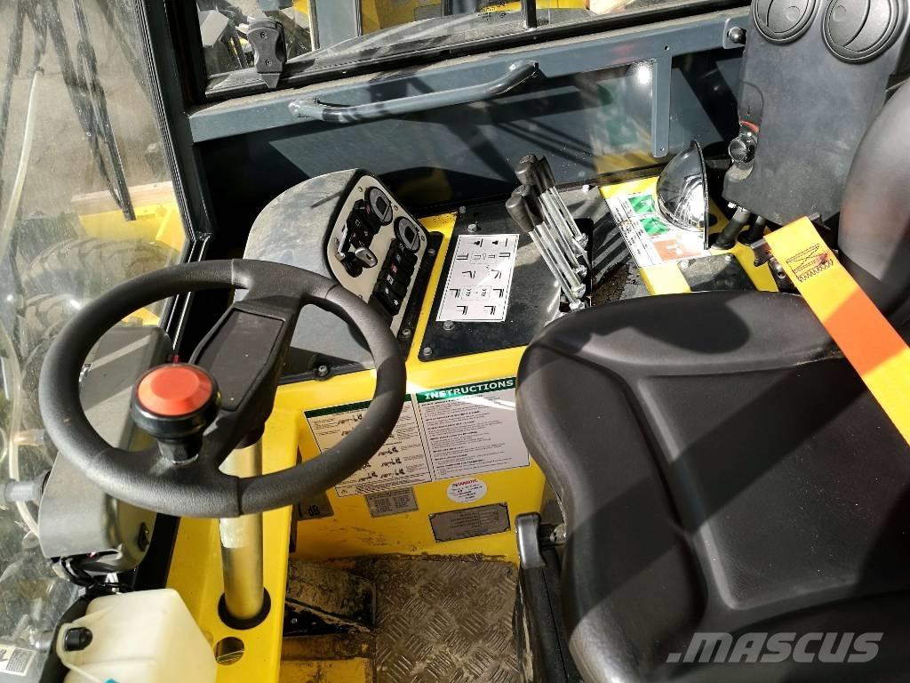 Moffett M8 35.3 Montacargas todo terreno