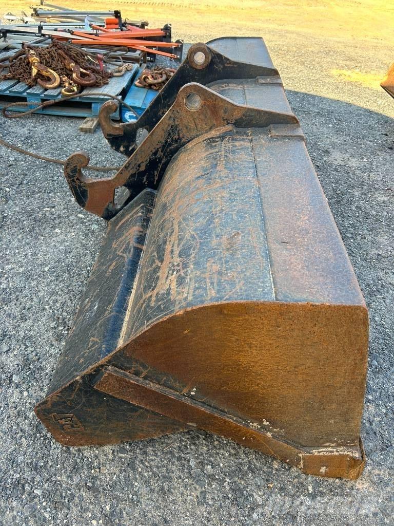 CAT 420F2 IT Retrocargadoras