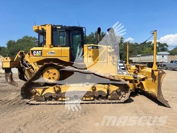 CAT D6T XW Buldozer sobre oruga