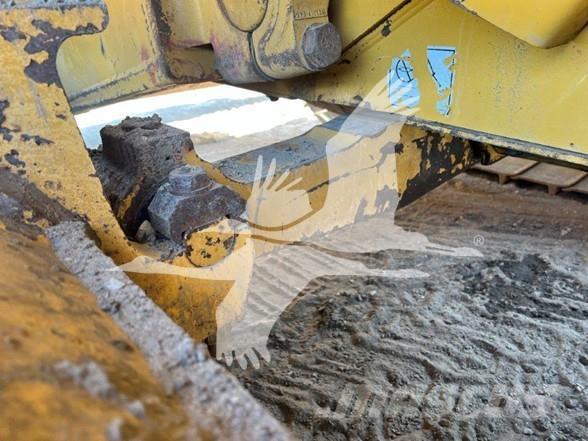 CAT D6T XW Buldozer sobre oruga