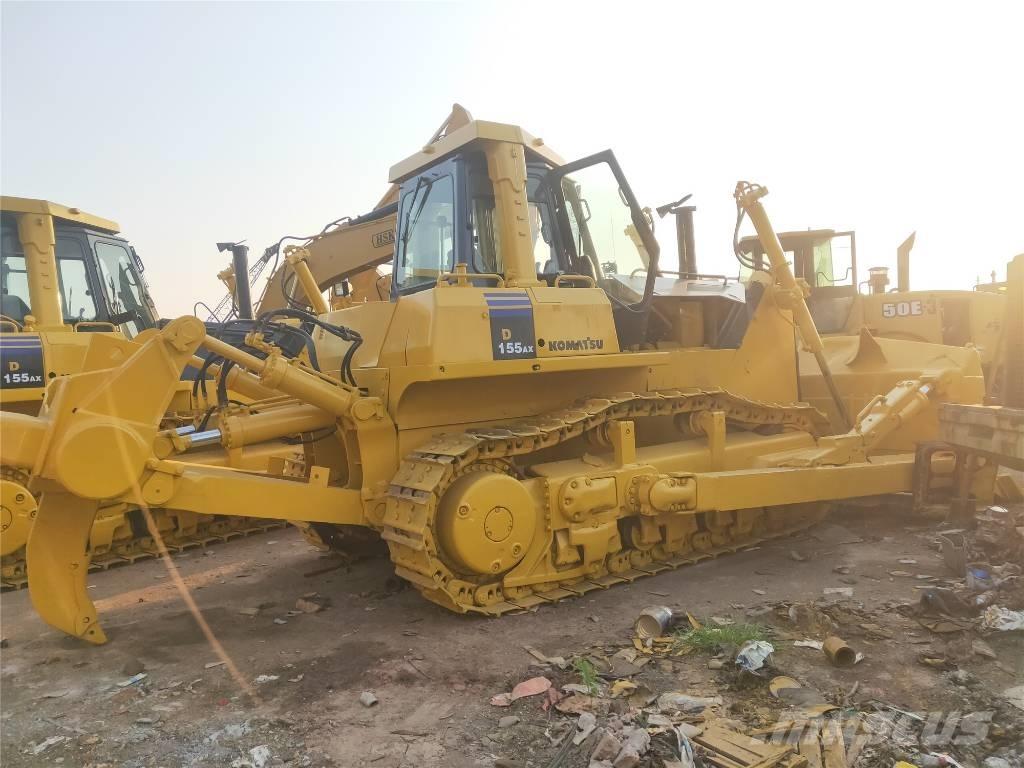 Komatsu D155AX-5 Buldozer sobre oruga