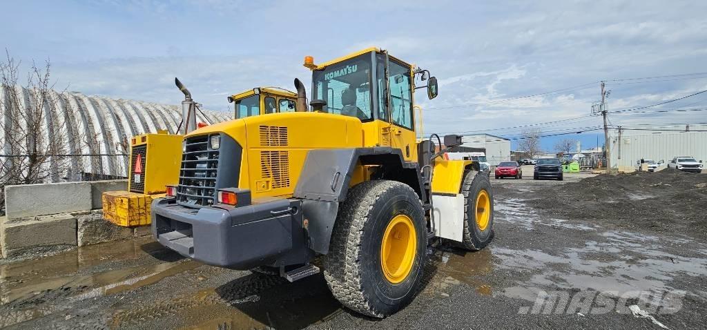 Komatsu WA 200 Cargadoras sobre ruedas