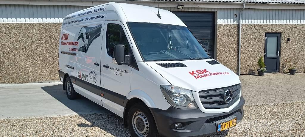 Mercedes-Benz 319 Vehículos de caha cerrada