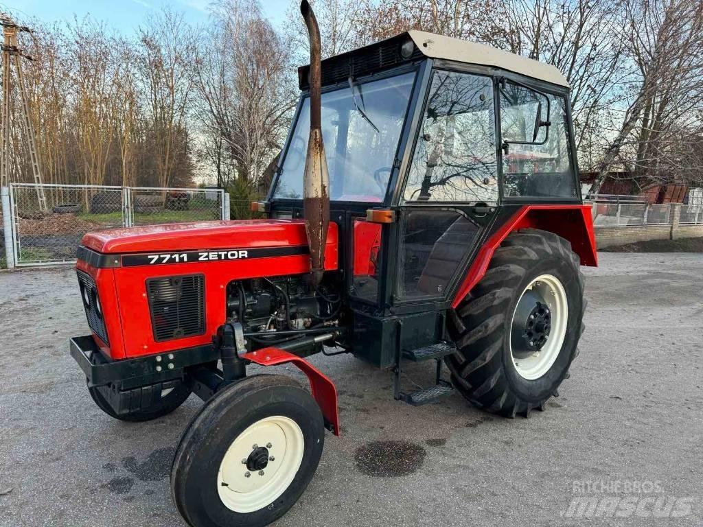 Zetor 7711 Tractores