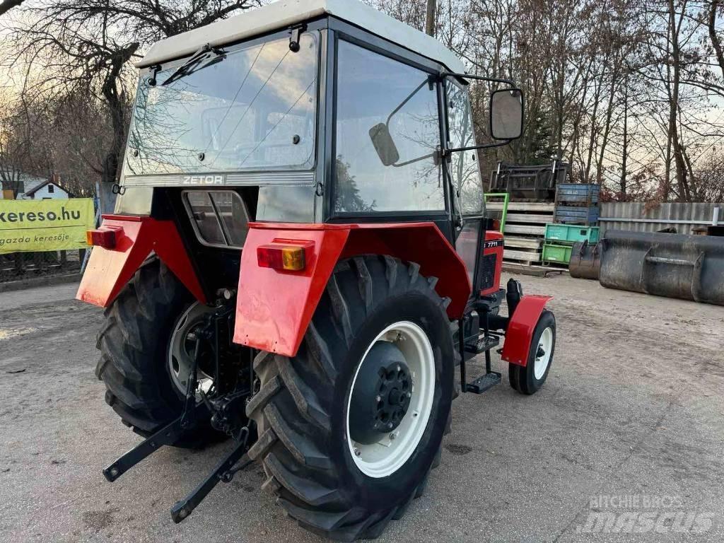 Zetor 7711 Tractores