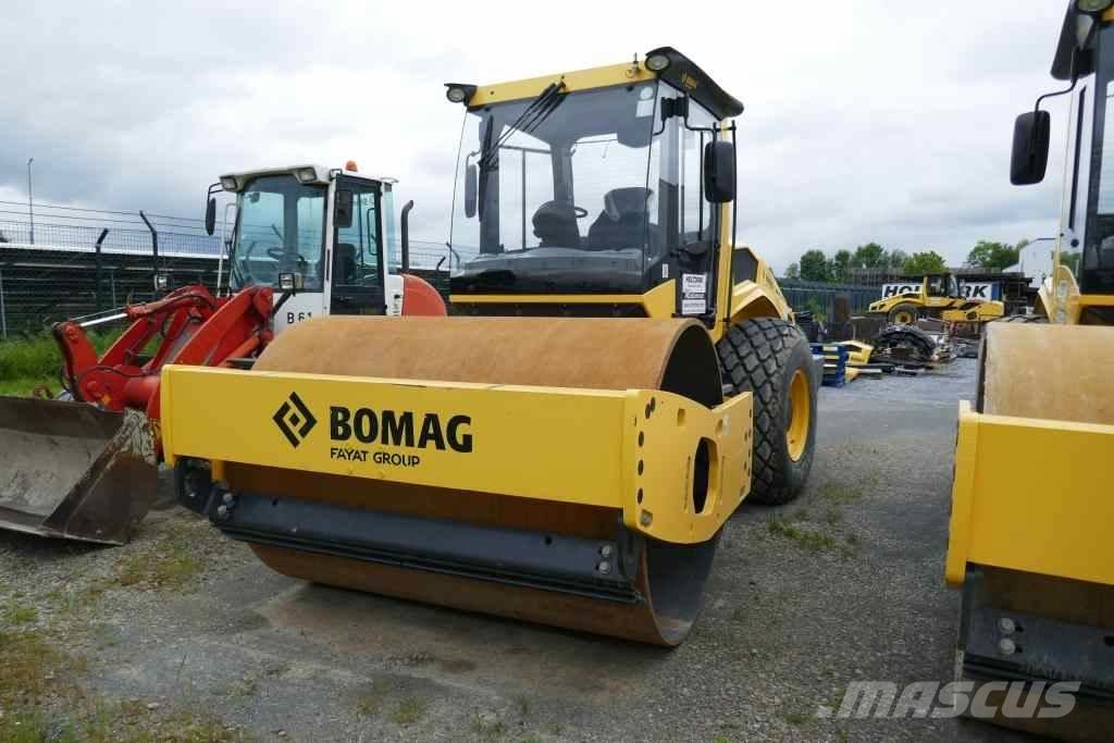 Bomag BW 213 DH-5 Compactadoras de suelo