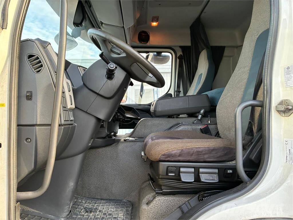 Volvo FE320 Camiones con caja de remolque