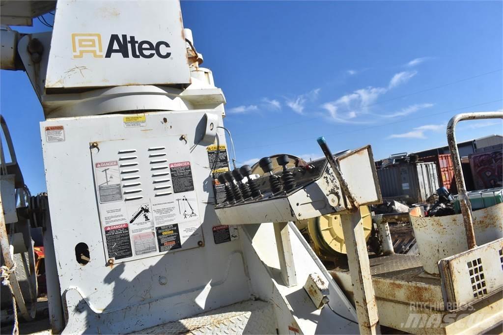 Altec D2045TR Camiones de perforación móvil