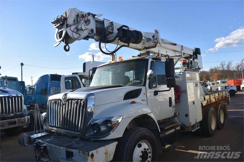 Altec DM47TR Camiones de perforación móvil