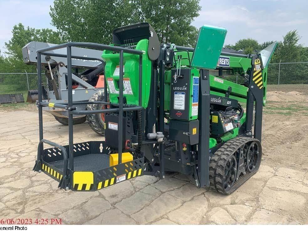 Avant LEGUAN 190 Plataformas con brazo de elevación manual