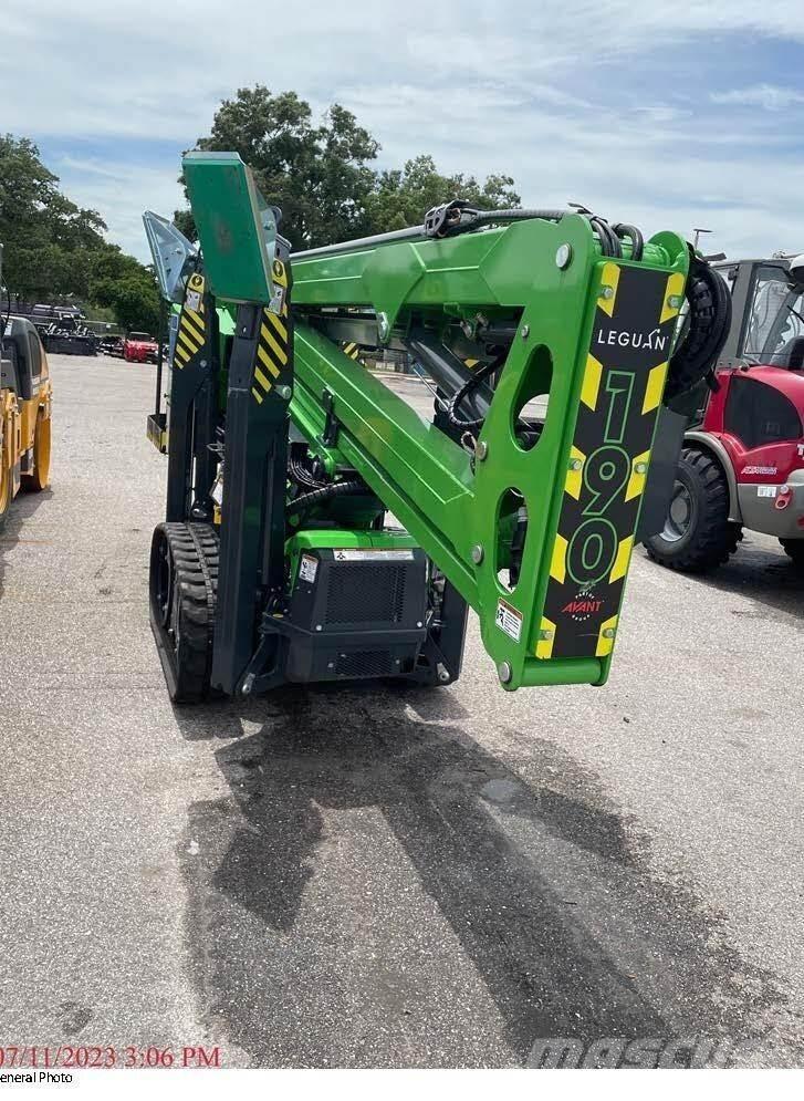 Avant LEGUAN 190 Plataformas con brazo de elevación manual
