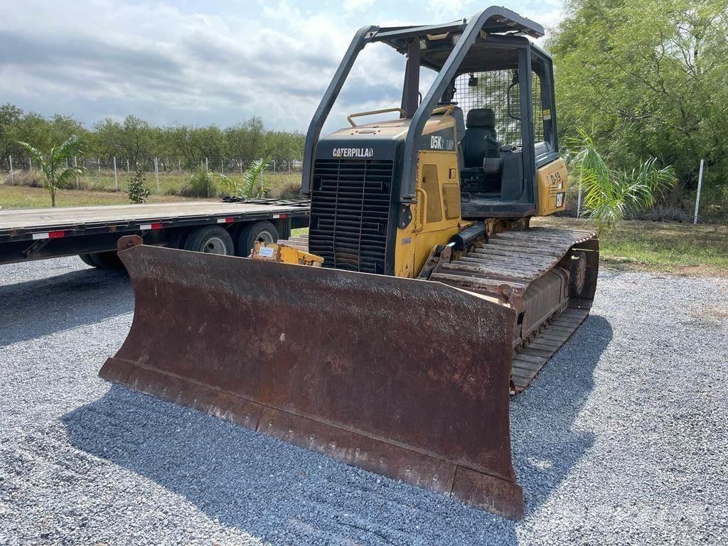 CAT D5K2 LGP Buldozer sobre oruga