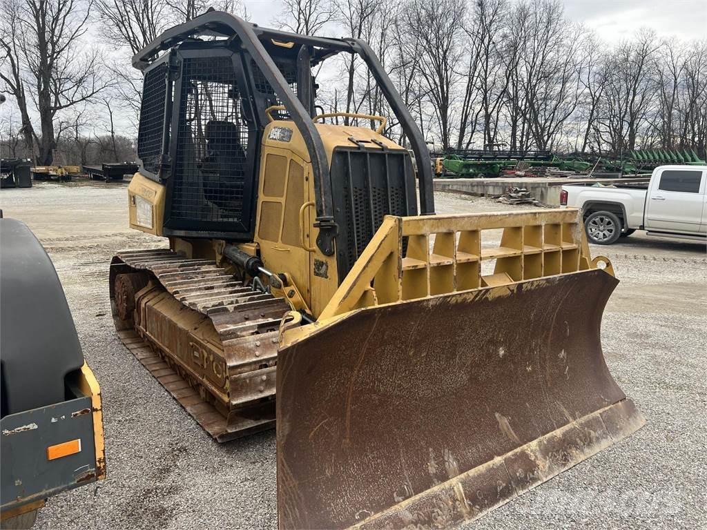 CAT D5K2 XL Buldozer sobre oruga