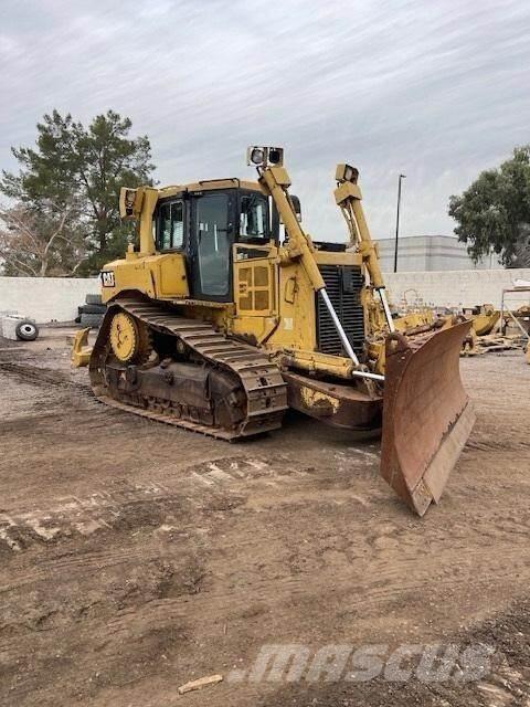 CAT D6T XW Buldozer sobre oruga