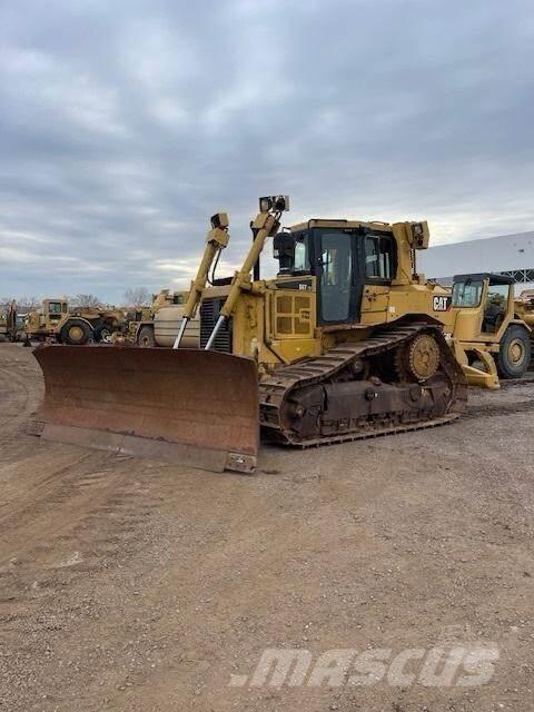 CAT D6T XW Buldozer sobre oruga