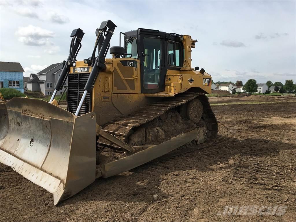 CAT D6T XW Buldozer sobre oruga