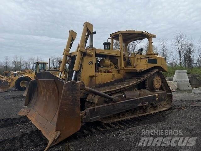 CAT D8N Buldozer sobre oruga