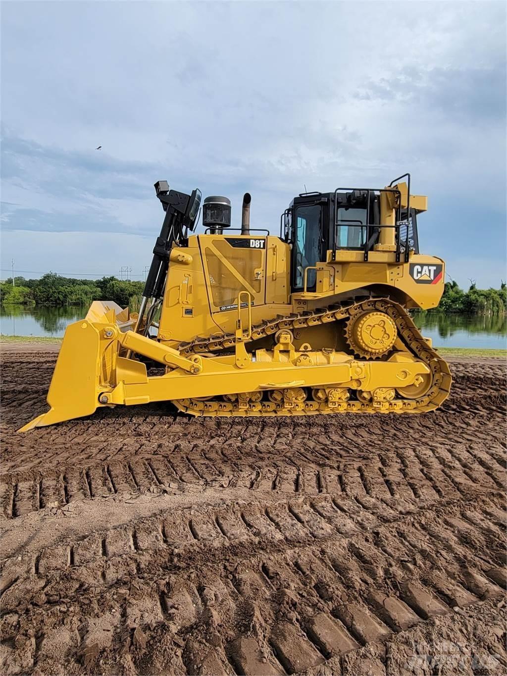 CAT D8T Buldozer sobre oruga