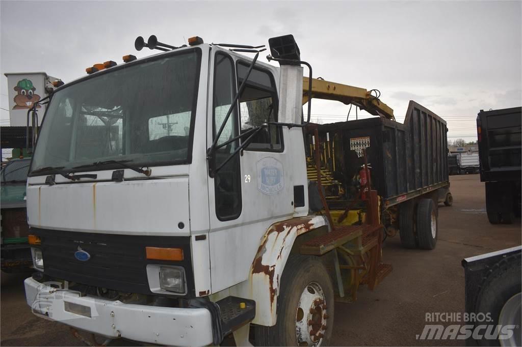 Ford CF8000 Camiones grúa