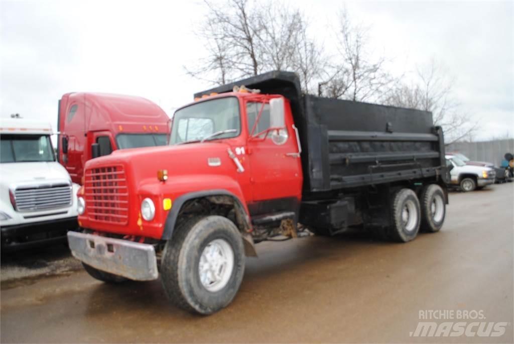 Ford L8000 Bañeras basculantes usadas