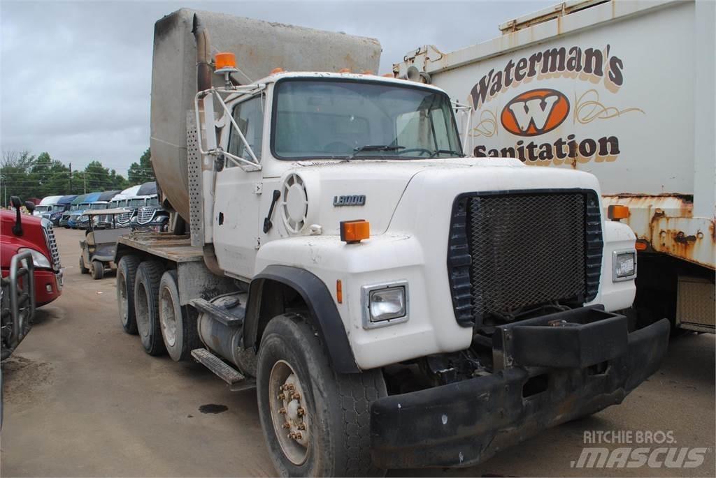 Ford L8000 Camiones de concreto