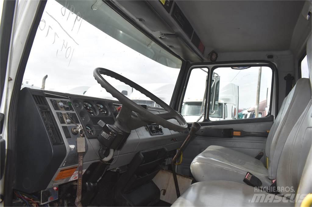 Freightliner FL70 Camiones grúa