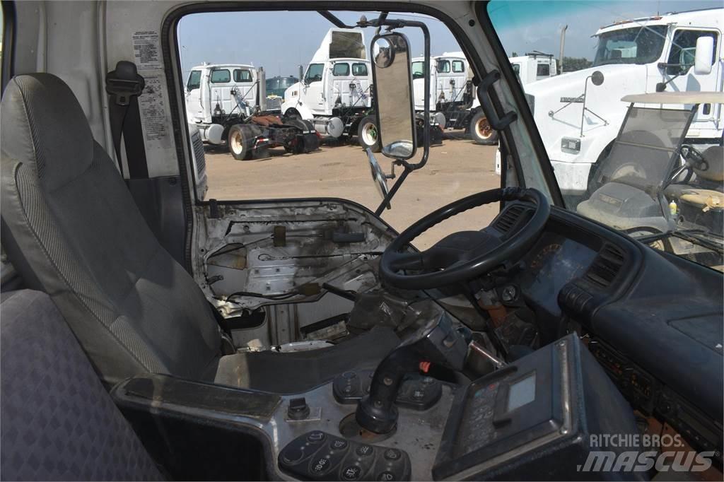 Isuzu NPR Camión de barrendero