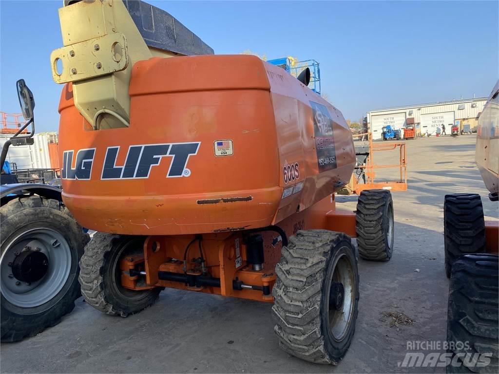 JLG 600S Plataformas con brazo de elevación telescópico