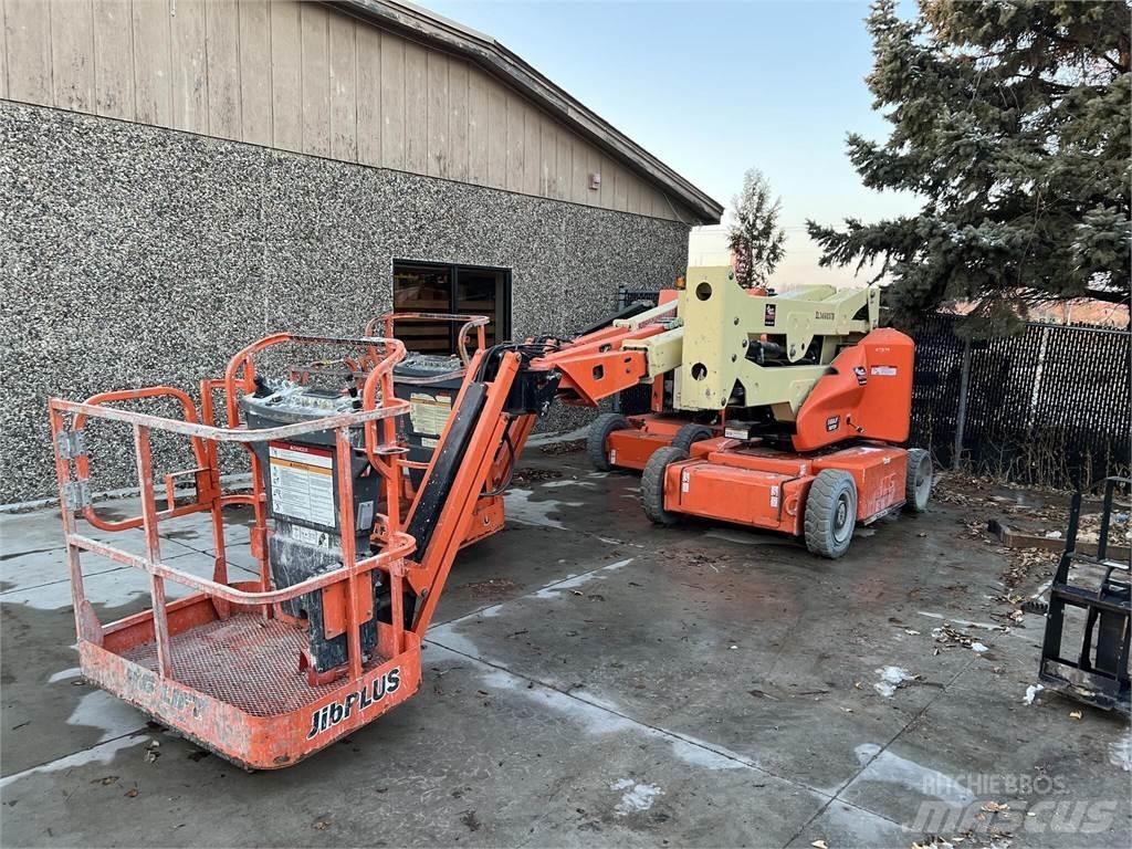 JLG E400AJPN Plataformas con brazo de elevación manual