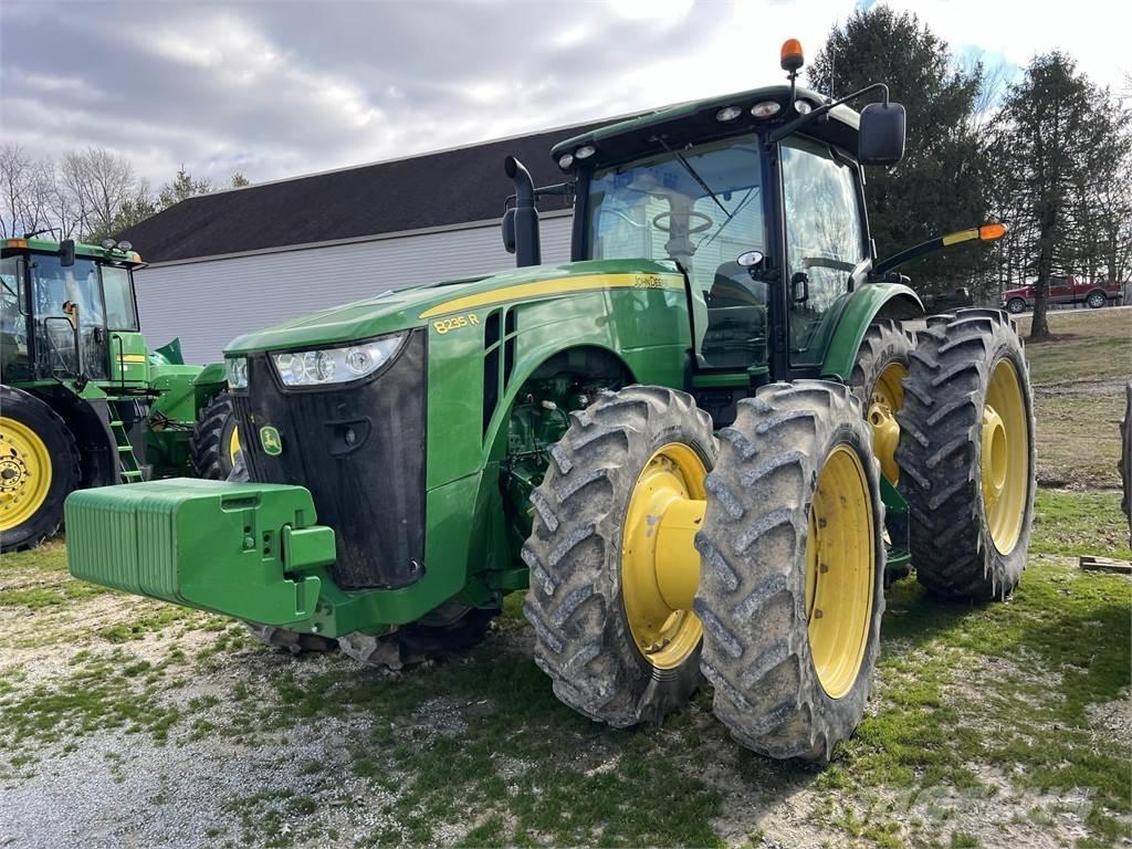 John Deere 8235R Tractores