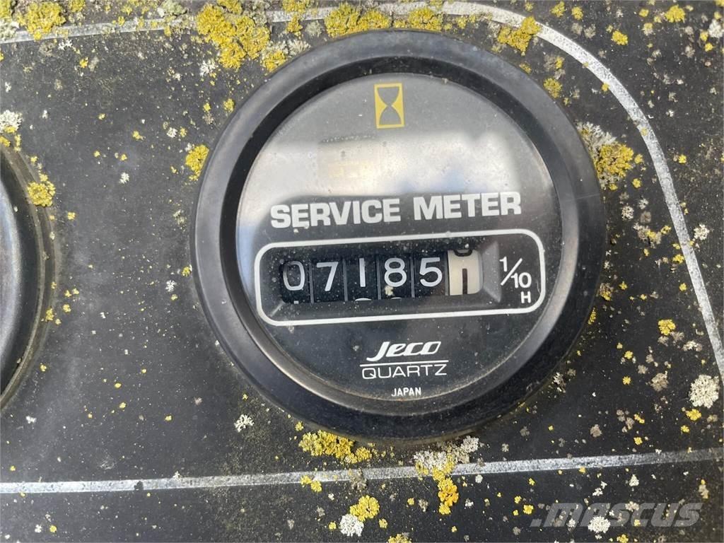 Komatsu D37E-5 Buldozer sobre oruga